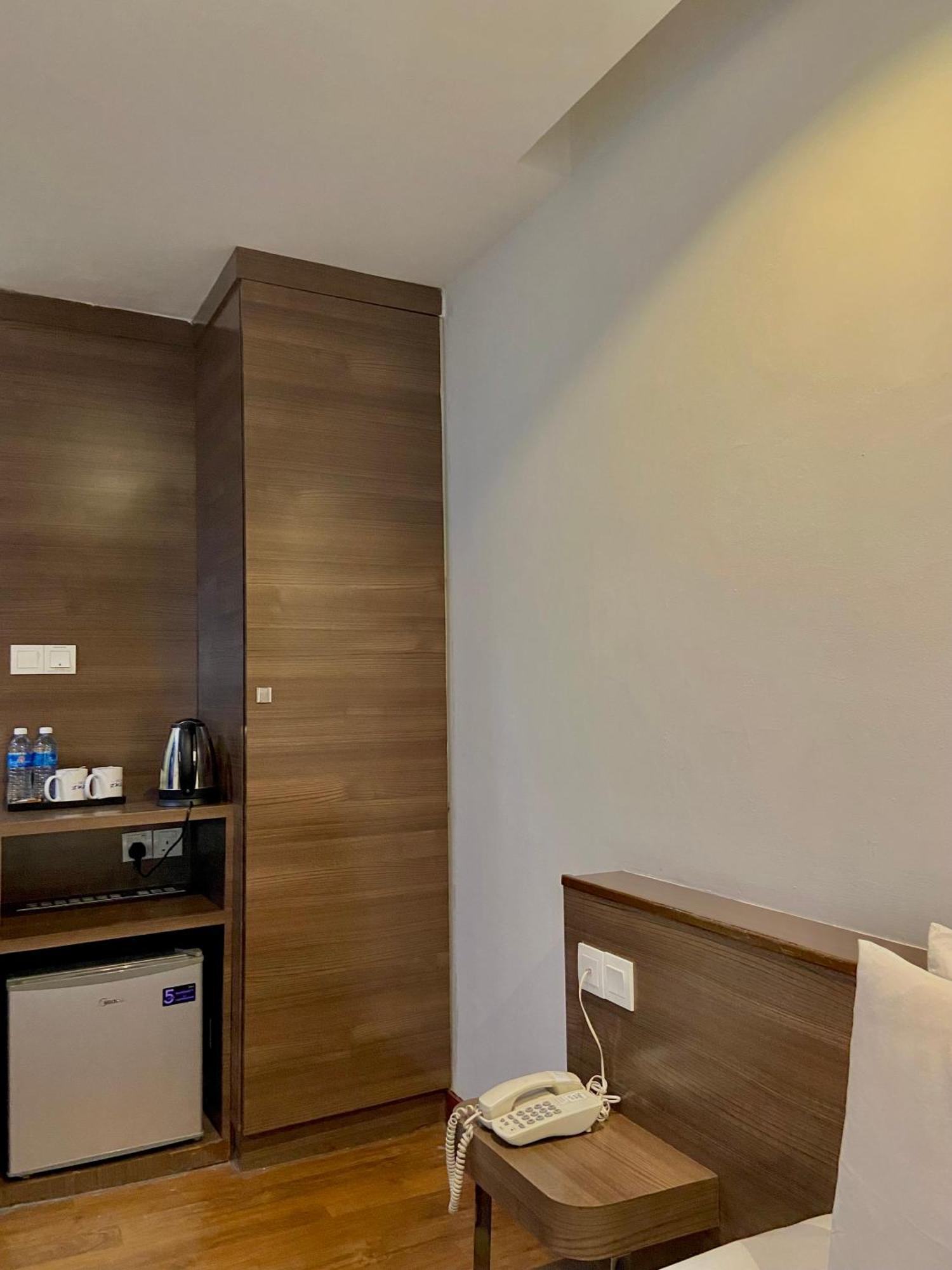Frenz Hotel Куала-Лумпур Экстерьер фото